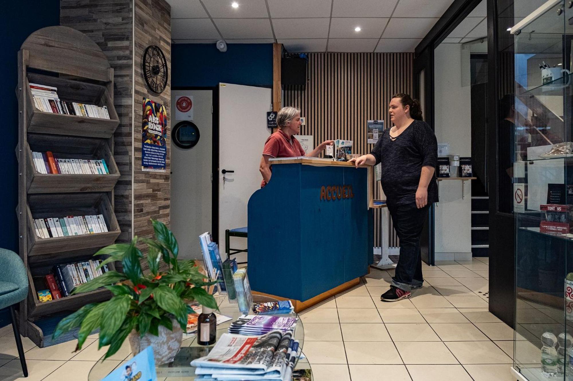 Contact Hotel Du Champ De Mars De Saint-Brieuc Dış mekan fotoğraf
