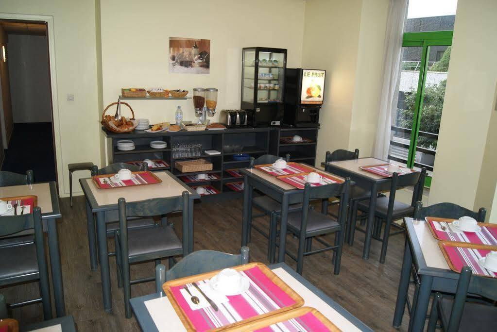 Contact Hotel Du Champ De Mars De Saint-Brieuc Dış mekan fotoğraf